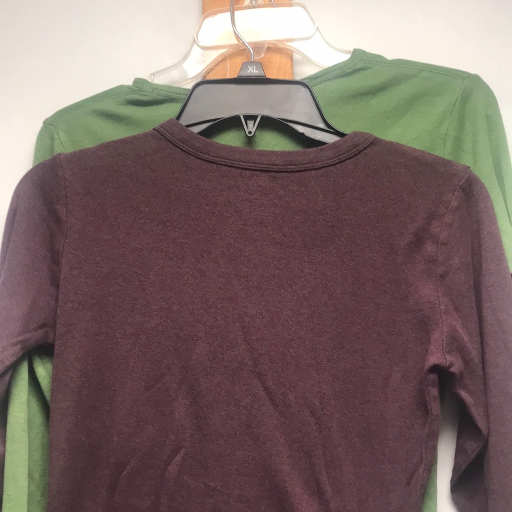 Women’s T shirts -2 small & medium size - Picture 9 of 13